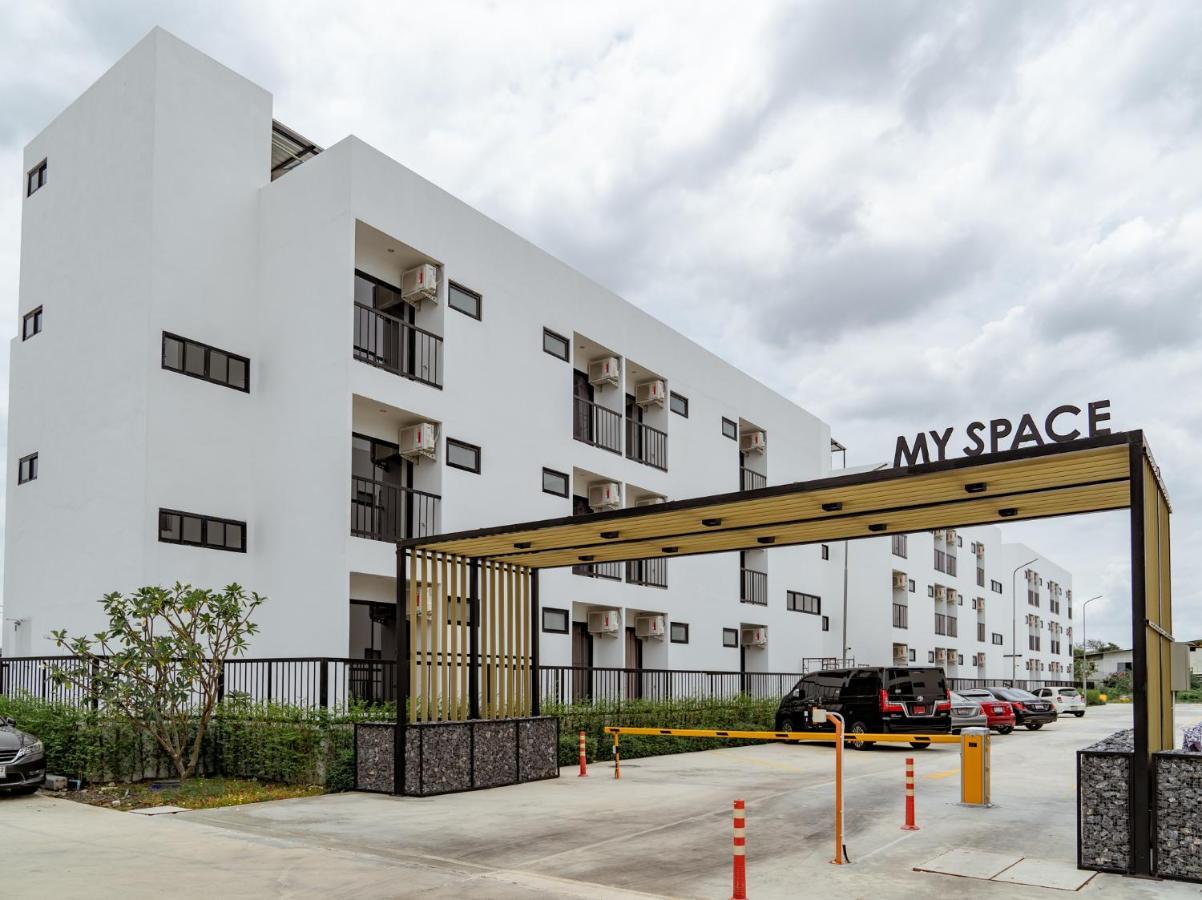My space Bangkok Exterior foto
